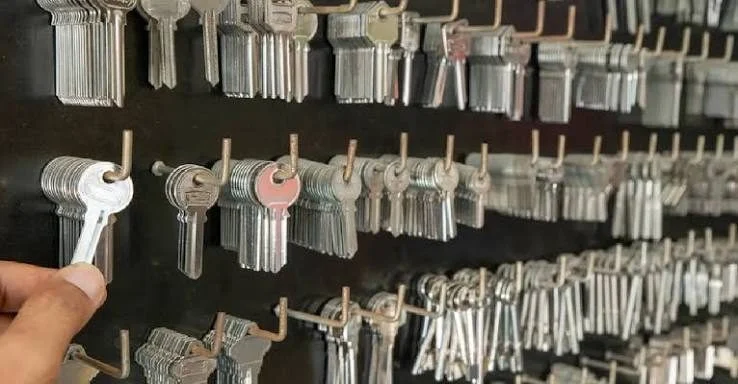 Master Key – Key Copies & Watch Repair photo 2