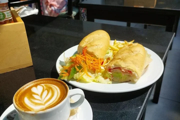 Ralph’s German Bakery (Lighthouse branch) view 5